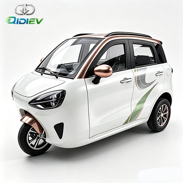 Aurora-Q3-Fully-enclosed,-technologically-advanced-electric-recreational-tricycle-2
