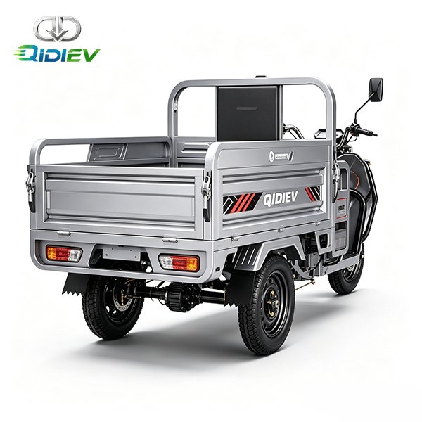 Land-Cruiser-R1-Silver-2