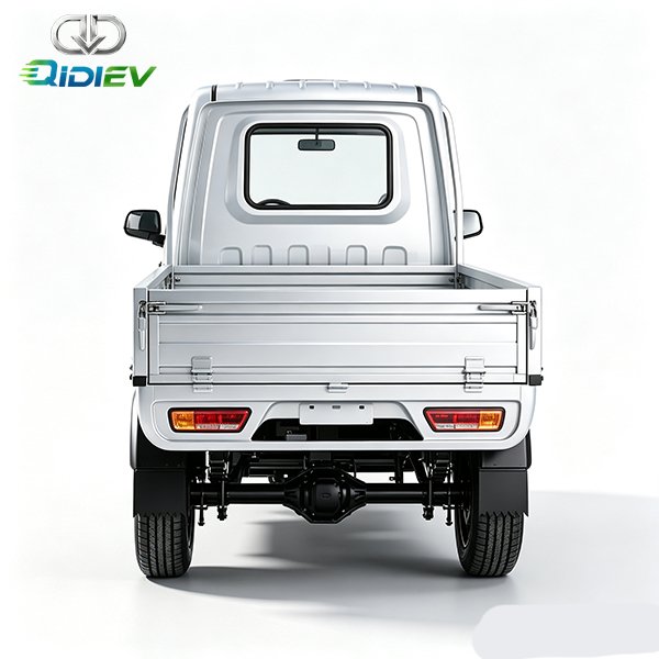Nio-T1-Tech-savvy-enclosed-cab-light-three-wheeled-truck2